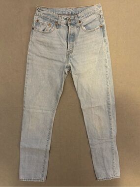 Levi's Women’s Straight Leg Jeans in Light Blue Wash